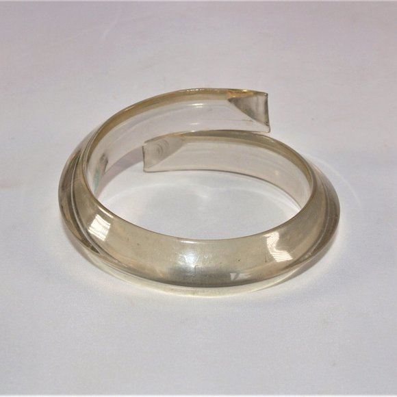 1960s Clear Smoky Lucite Wrap Bangle - Picture 2 of 5